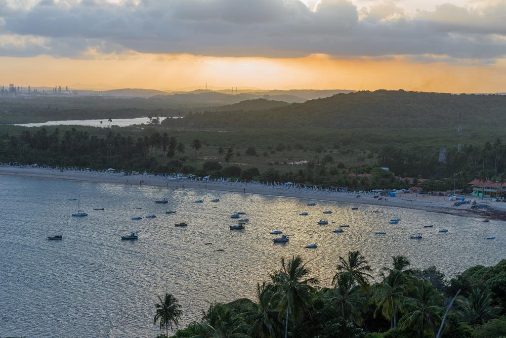 Sheraton Reserva Do Paiva Кабу-ди-Санту-Агостинью Номер фото Sunset at the mouth of the river