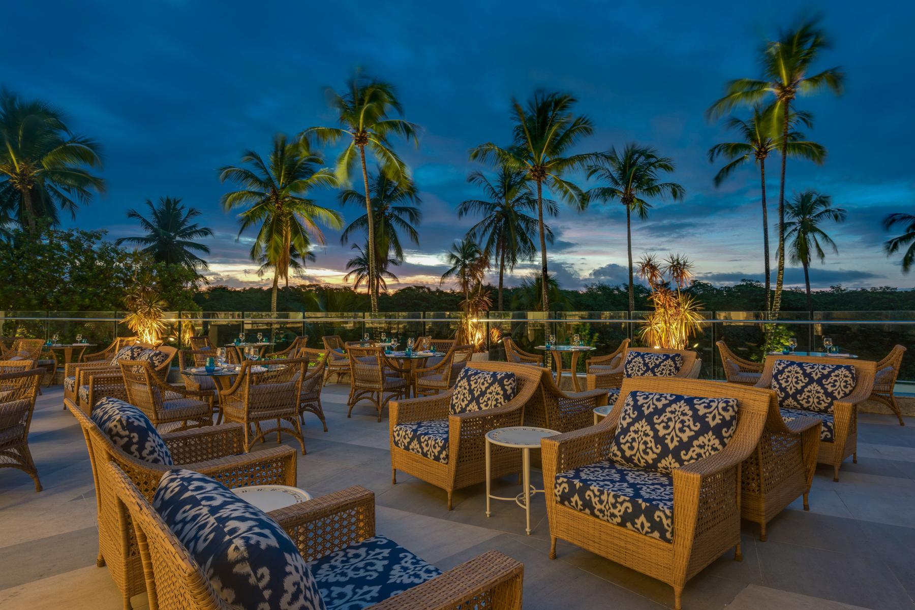Sheraton Reserva Do Paiva Кабу-ди-Санту-Агостинью Экстерьер фото The rooftop bar at the hotel