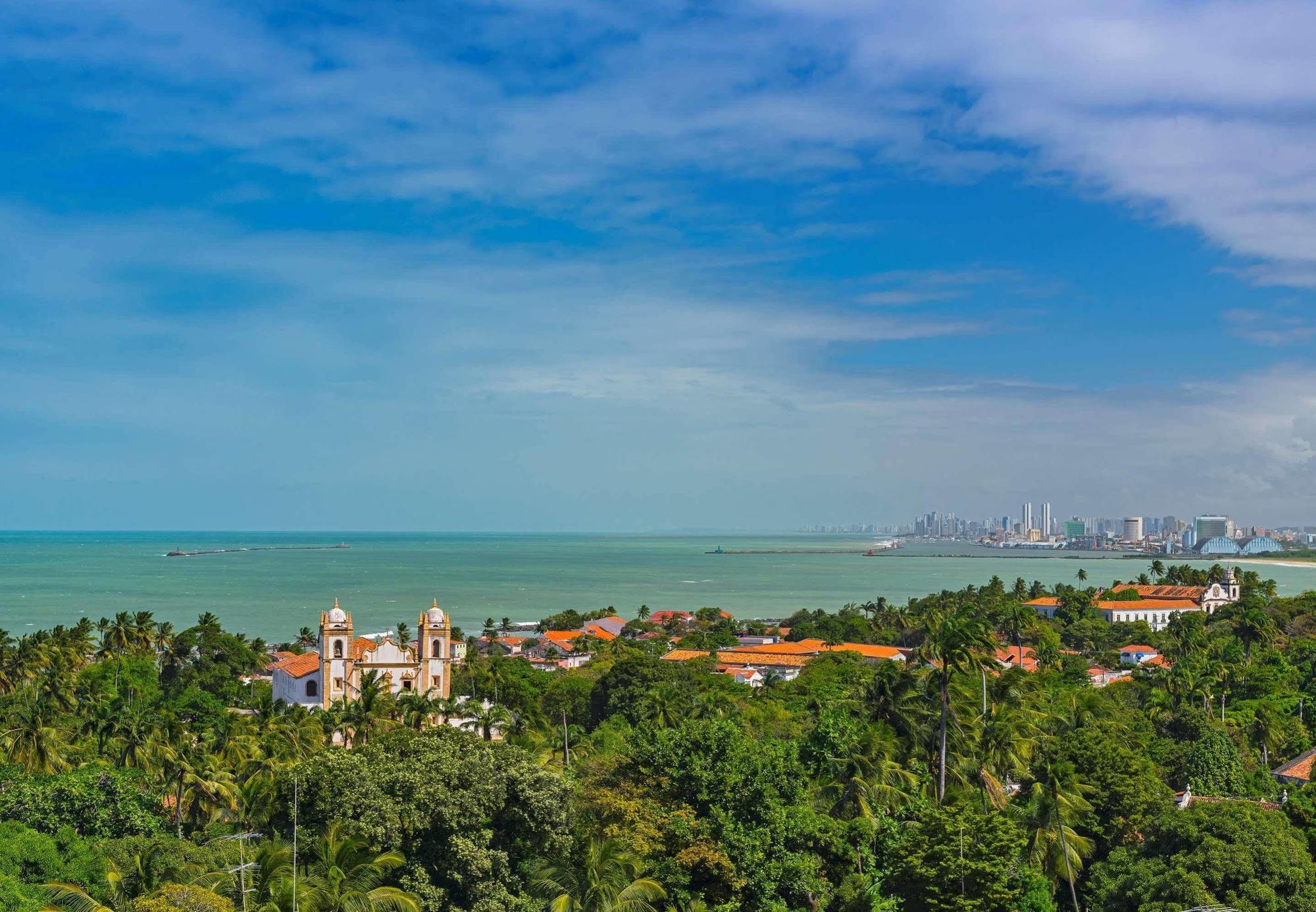 Sheraton Reserva Do Paiva Кабу-ди-Санту-Агостинью Экстерьер фото View of the city from the hill of the same name