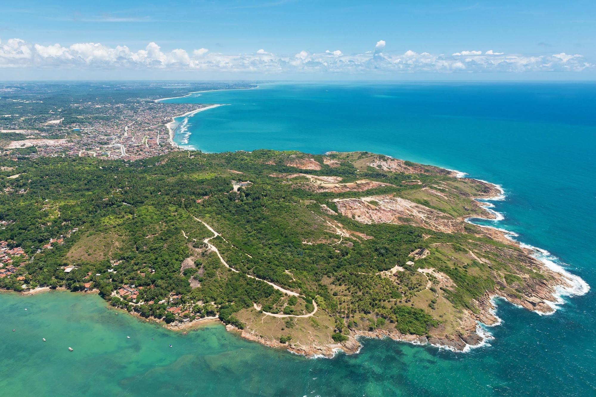 Sheraton Reserva Do Paiva Кабу-ди-Санту-Агостинью Экстерьер фото Aerial view of Cabo Branco