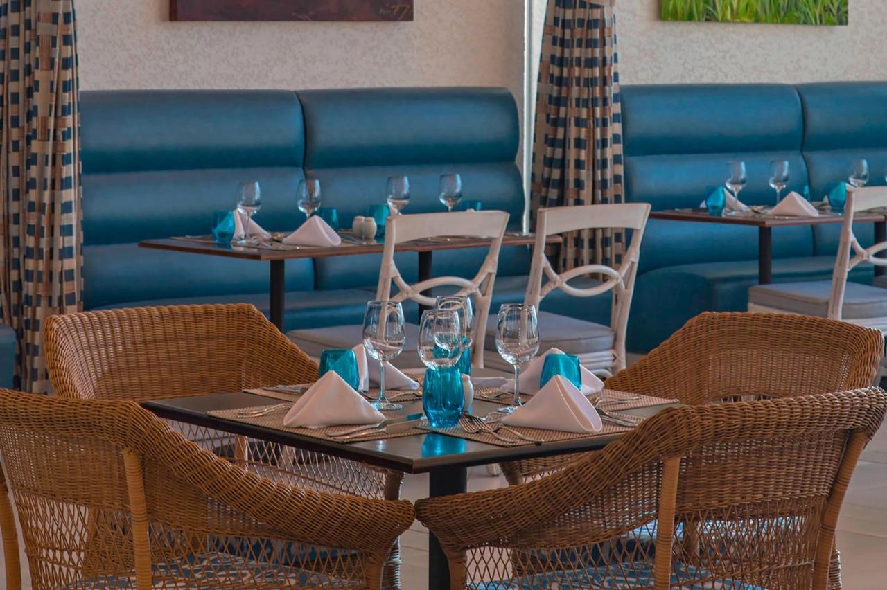 Sheraton Reserva Do Paiva Кабу-ди-Санту-Агостинью Экстерьер фото The restaurant